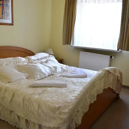 Hotel Mikorzyn 3*